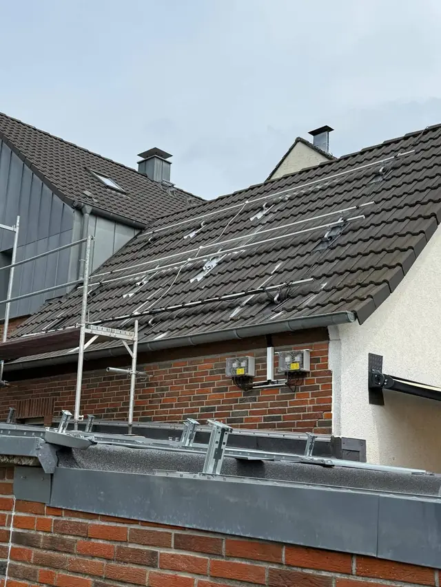 Photovoltaik-Projekt Dortmund – West-Süd-Ost-Ausrichtung